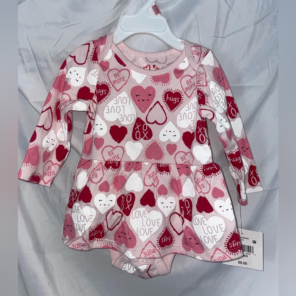 Generic Valentines Day bodysuit 6-9 months